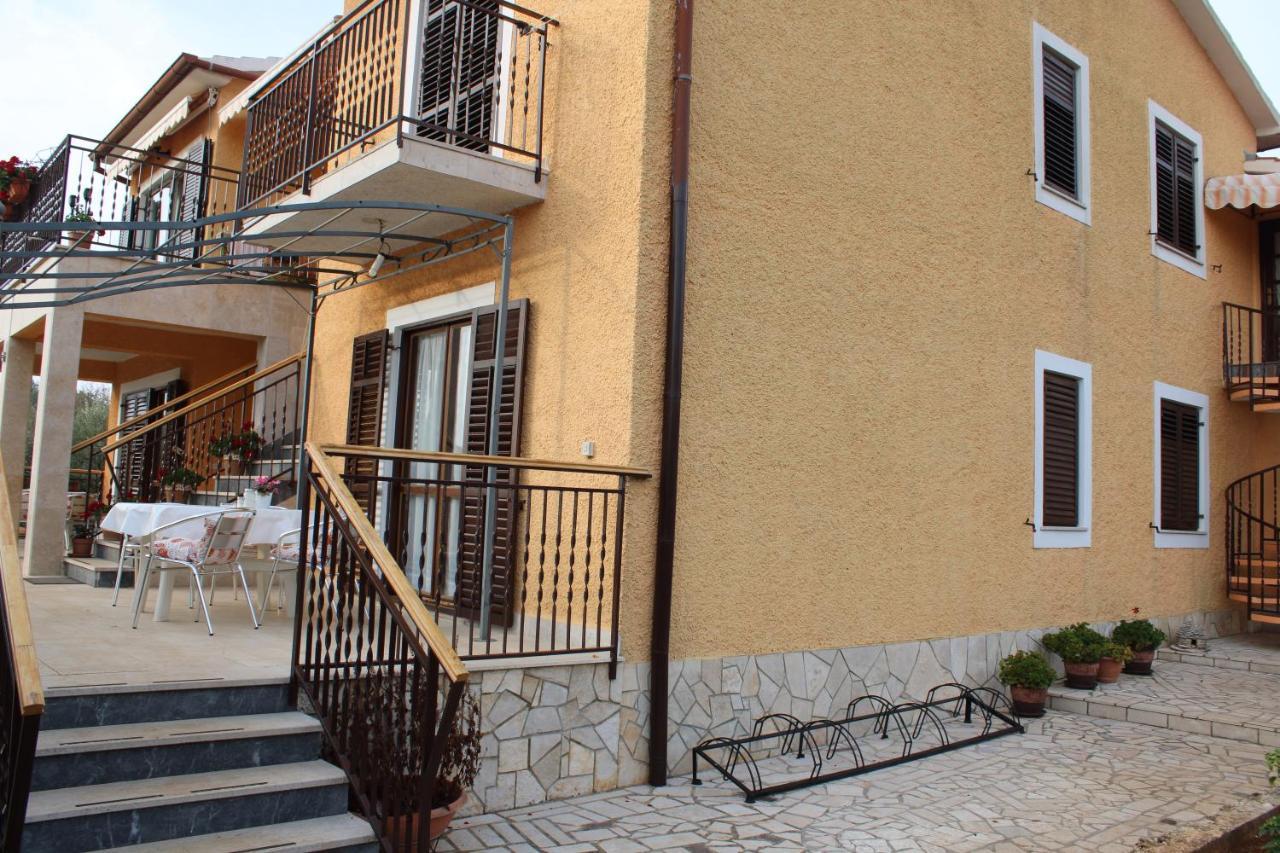Lily'S Lovely Apartments Fažana Zewnętrze zdjęcie